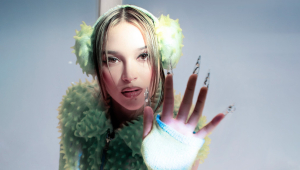 Image of Lolo Zouaï